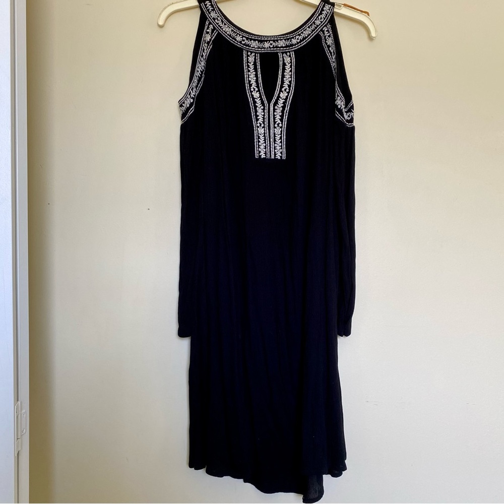 LAST CHANCE Key Hole Embroidered Cold Shoulder Dress